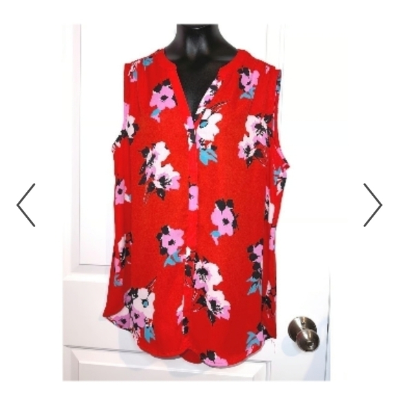 NWT CHELSEA & THEODORE RED SLEEVELESS FLORAL BLOUSE LARGE - Picture 2 of 9